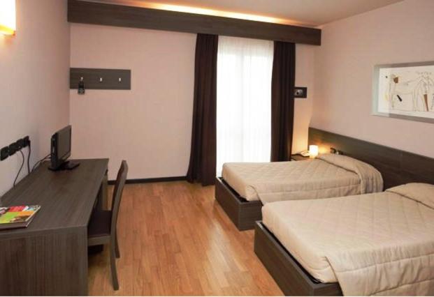 Eq Hotel Travagliato ภายนอก รูปภาพ