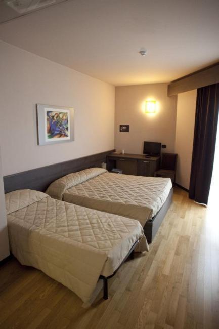 Eq Hotel Travagliato ห้อง รูปภาพ