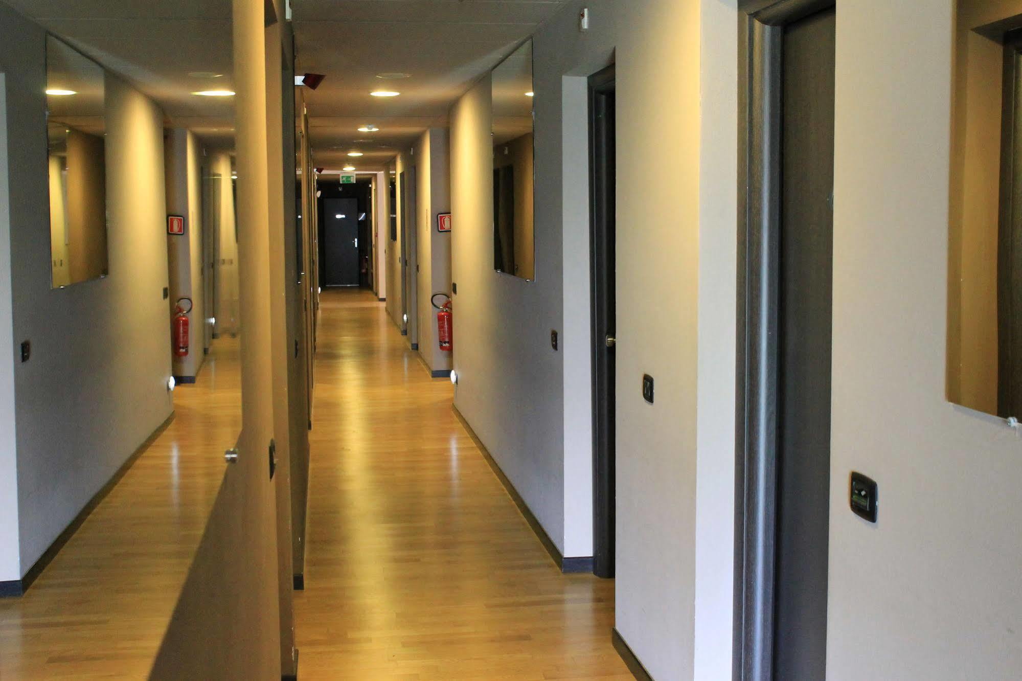 Eq Hotel Travagliato ภายนอก รูปภาพ