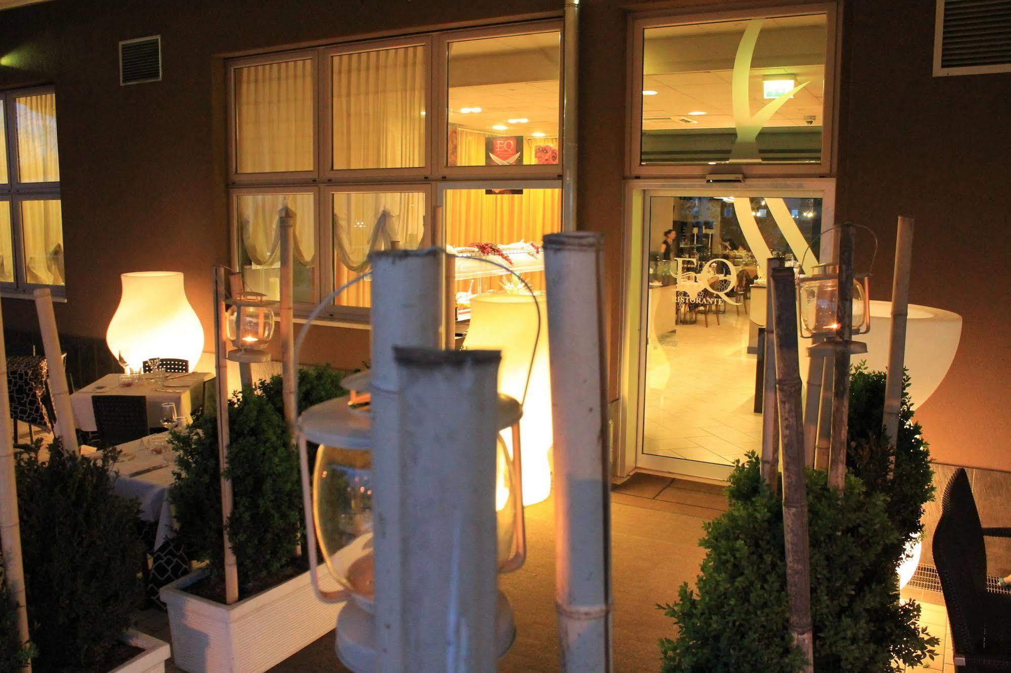 Eq Hotel Travagliato ภายนอก รูปภาพ